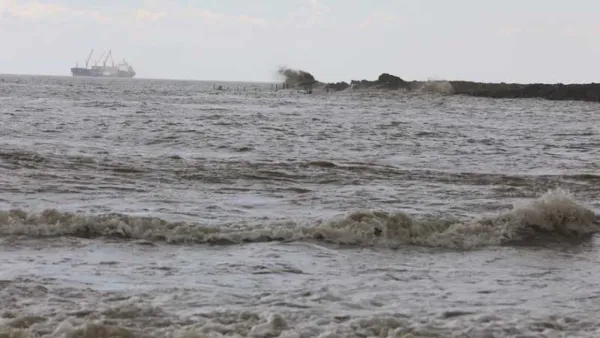 সাগরের নিম্নচাপ এখন ঘূর্ণিঝড় ‘রেমাল’, পায়রা-মোংলায় ৭ নম্বর বিপদ সংকেত