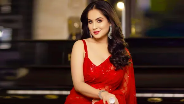 হাসপাতালে ভর্তি পূজা ব্যানার্জি