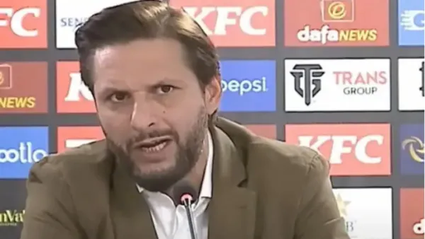 দায়িত্বে থাকলে যে ক্রিকেটারকে দলের কাছেই ঘেষতে দিতেন না আফ্রিদি