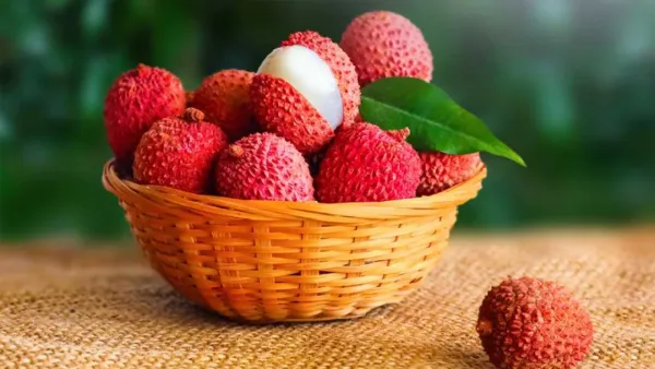 গরমে লিভার-কিডনি সুস্থ রাখতে খান লিচু