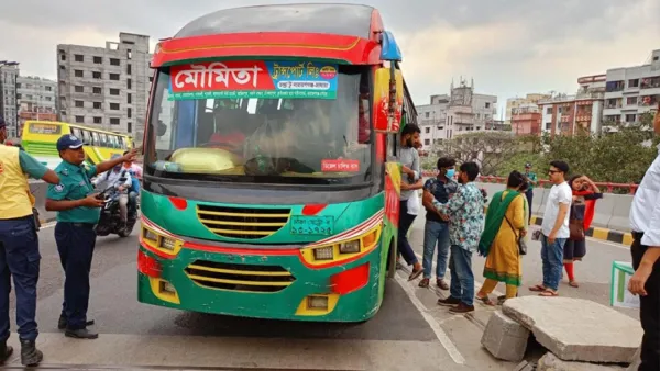 হানিফ ফ্লাইওভারে যাত্রী ওঠানামা করায় ১৯টি বাসের বিরুদ্ধে মামলা