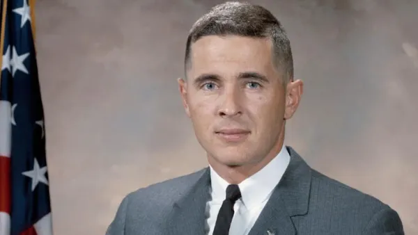 বিমান দুর্ঘটনায় অ্যাপোলো-৮ এর নভোচারীর মৃত্যু