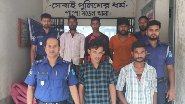 গ্রাম পুলিশকে হত্যাচেষ্টার ঘটনায় ‘বিকাশ বাহিনী’র ৫ সদস্য গ্রেপ্তার