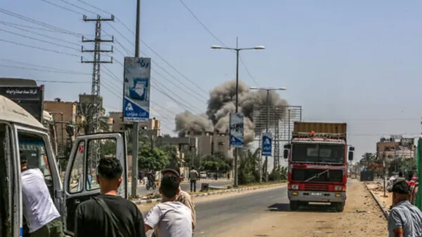 ত্রাণবাহী গাড়িতে করে হামলা চালিয়েছিল ইসরাইলি কমান্ডোরা