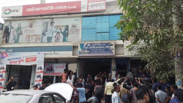 আইএফআইসি ব্যাংকের সিন্দুক ভেঙে ২৯ লাখ টাকা লুট