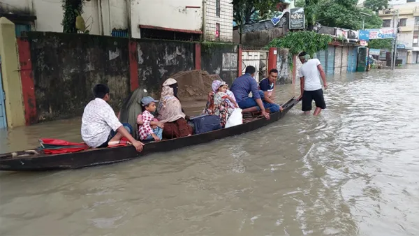 সুনামগঞ্জে বন্যা পরিস্থিতি, আতঙ্কে নদী তীরের মানুষ