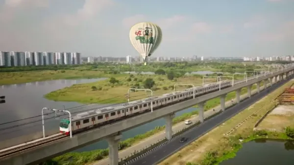 আ. লীগের প্লাটিনাম জয়ন্তীর ‘থিম সং’ প্রশংসিত (ভিডিও)