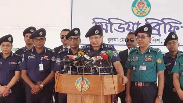 ‘সাংবাদিকদের সতর্কতা’র ইস্যুতে যা বললেন আইজিপি