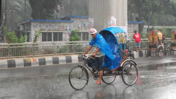 ছুটির সকালে ঢাকায় বৃষ্টি