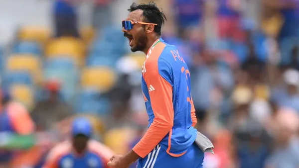 স্টাবসকে ফিরিয়ে ভারতকে স্বস্তি দিলেন অক্ষর