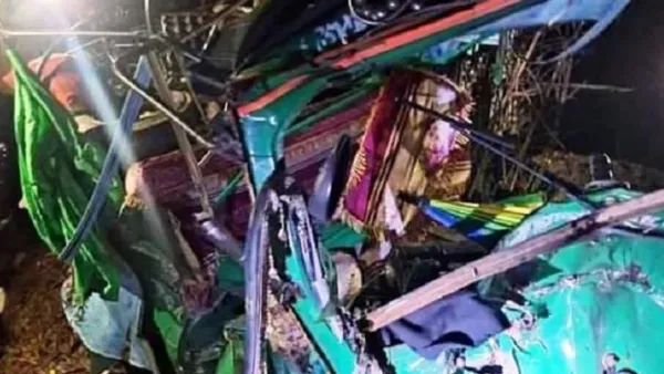 পটিয়ায় ট্রাক-সিএনজি সংঘর্ষে ৪ জনের মৃত্যু