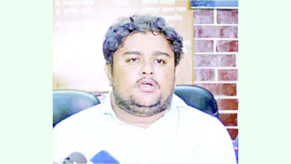 নিয়োগ পরীক্ষায় ‘প্রক্সি চক্রের’ সদস্য আটক