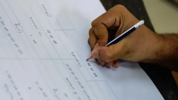 ১ কোটি ২১ লাখ টাকায় যেভাবে ফাঁস হয় রেলওয়ের প্রশ্ন