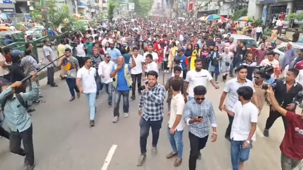 ছাত্রলীগের হামলার প্রতিবাদে রাজধানীতে ছাত্রদলের মিছিল