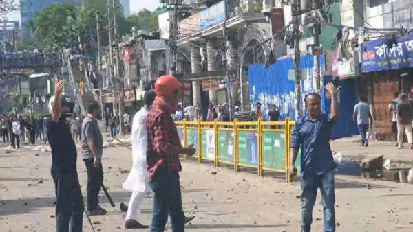 সায়েন্সল্যাবে দফায় দফায় সংঘর্ষ, পুরো এলাকাজুড়ে আতঙ্ক