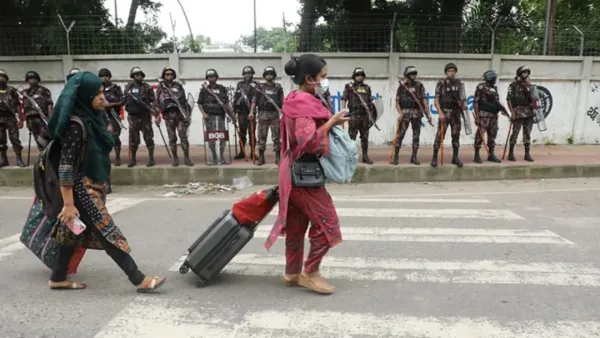 ঢাবির হল ফাঁকা, ক্যাম্পাসের নিয়ন্ত্রণ নিয়েছে আইনশৃঙ্খলা বাহিনী