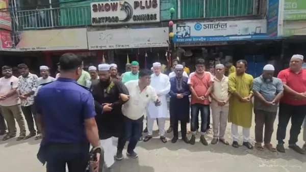 গায়েবানা জানাজা থেকে ইমামকে আটক