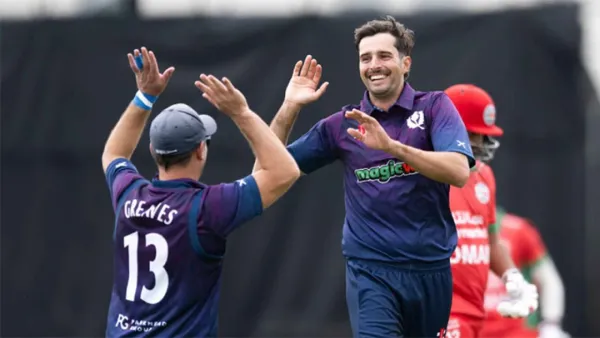 অভিষেকে ওয়ানডে বোলিংয়ের সেরা রেকর্ড গড়লেন স্কটিশ কাসেল