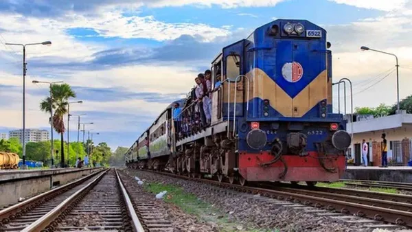 ট্রেন চলাচলের সিদ্ধান্ত বাতিল করল রেলওয়ে