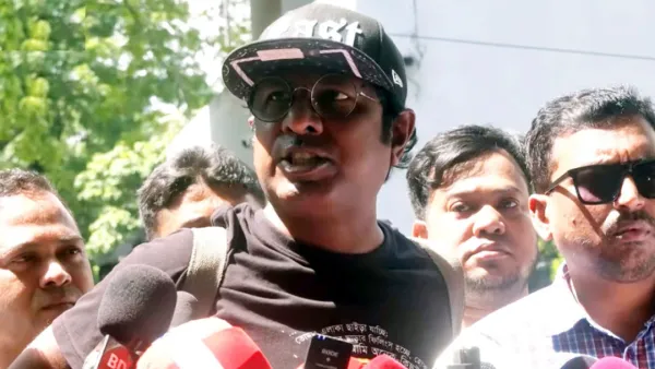 ফেসবুকে সরকারবিরোধী পোস্ট, ডিবি কার্যালয়ে মারজুক রাসেল