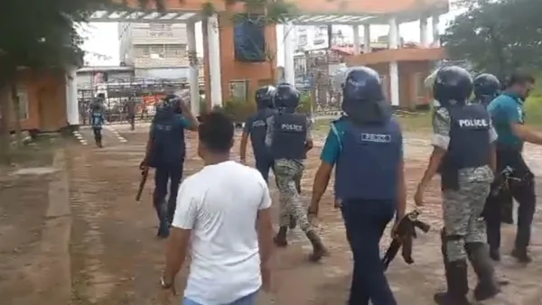 বরিশাল বিশ্ববিদ্যালয়ে কোটা আন্দোলনকারীদের ওপর ছাত্রলীগের হামলা