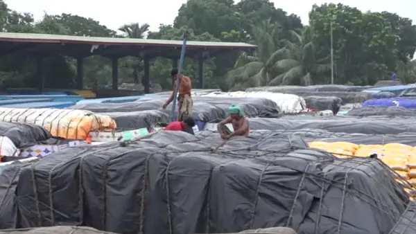 পেট্রাপোলে আটকা পণ্যবোঝাই ২ হাজার ট্রাক