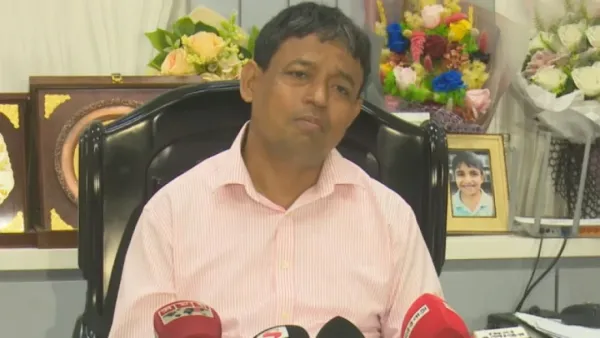 ডিবি থেকে সরিয়ে দেওয়া হলো হারুনকে