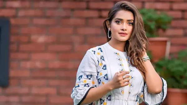 নতুন ওয়েব সিরিজে তানজিন তিশা