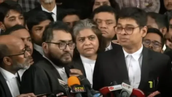 তিন নারীর ভয়ে তটস্থ পুলিশ: আইনজীবী মতিন