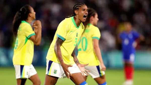 ফ্রান্সকে বিদায় করে সেমিফাইনালে ব্রাজিল