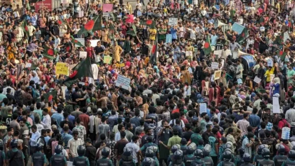 কারফিউকে বাতিল ঘোষণা করল কোটা আন্দোলনকারীরা