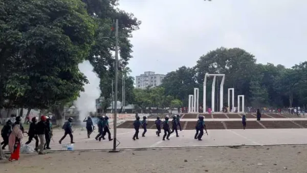 শহীদ মিনারে আন্দোলনকারীদের অবস্থানের চেষ্টা, ছত্রভঙ্গ