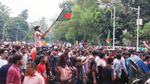 রাজধানীসহ বিভিন্ন স্থানে আনন্দ মিছিল