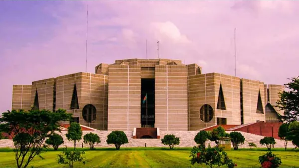 গণভবন ও সংসদ ভবন সেনাবাহিনীর নিয়ন্ত্রণে