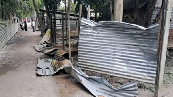 আনন্দ মিছিল করায় বিএনপি নেতার বাড়িতে আ. লীগ নেতার হামলা