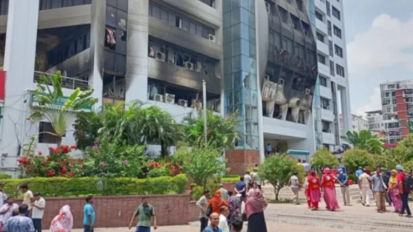 রাজশাহী নগরভবন থেকে ককটেল ভর্তি কার্টন উদ্ধার