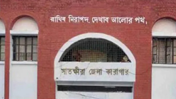 ফিরে এসেছেন সাতক্ষীরা কারাগার থেকে পালিয়ে যাওয়া ৪০০ বন্দী