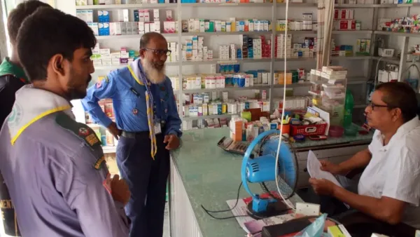 বাগাতিপাড়ায় বাজার নিয়ন্ত্রণে শিক্ষার্থীদের মনিটরিং