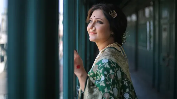 রাতের বেলা মেয়েদের নেমে আসার ডাক স্বস্তিকার