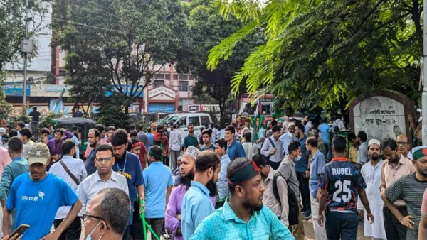 ছাত্র-জনতার দখলে ধানমন্ডি ৩২ নম্বর