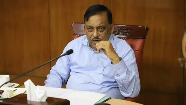 বস্তা ভরে ঘুষের টাকা নিতেন সাবেক স্বরাষ্ট্রমন্ত্রী কামাল