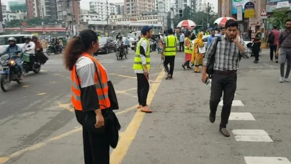 শিক্ষার্থীদের ট্রাফিকের দায়িত্ব থেকে সরে যাওয়ার আহ্বান