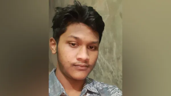 সমুদ্রের ঢেউয়ে ভেসে গেলেন যুবক