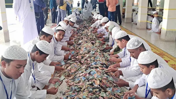 খোলা হয়েছে পাগলা মসজিদের দানবাক্স, চলছে গণনা