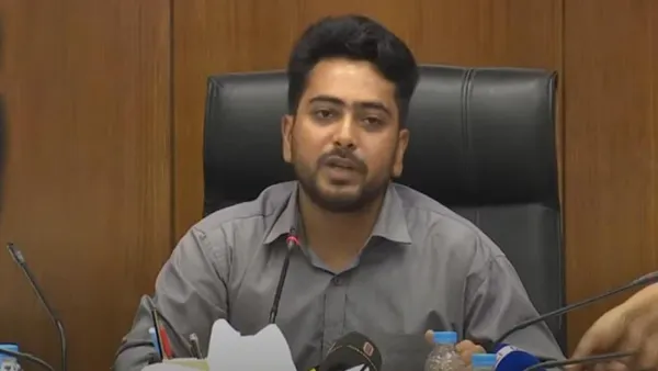 আমাকে স্যার বলার দরকার নেই: তথ্য উপদেষ্টা নাহিদ