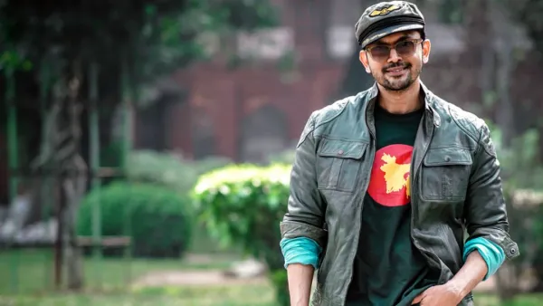 বন্যার্তদের পাশে এগিয়ে আসার আহ্বান জানিয়ে বিপাকে শুভ