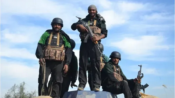 পাকিস্তানে পুলিশের গাড়িতে হামলা, নিহত ১২