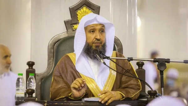 বাংলাদেশের বানভাসি মানুষের খবর নিলেন পবিত্র কাবার ইমাম