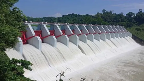 ছয় ইঞ্চি করে খুলে দেওয়া হলো কাপ্তাই বাঁধের ১৬ গেট
