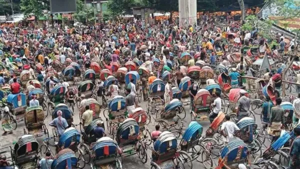 আল্টিমেটাম দিয়ে শাহবাগ ছাড়লো রিকশাচালকরা
